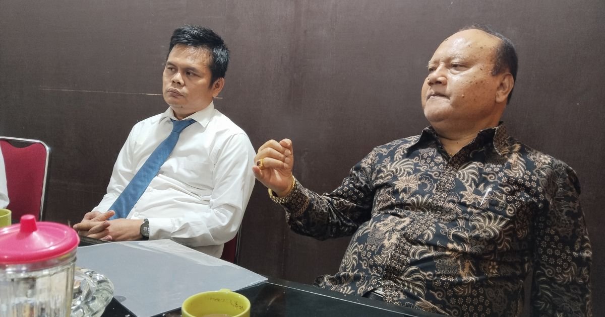 Kuasa Hukum PT. Buana Estate, Arianto Sitorus, saat memberikan keterangan pers.