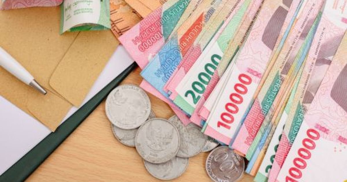 Nilai tukar Rupiah hari ini 17 Juli 2026. (Canva)