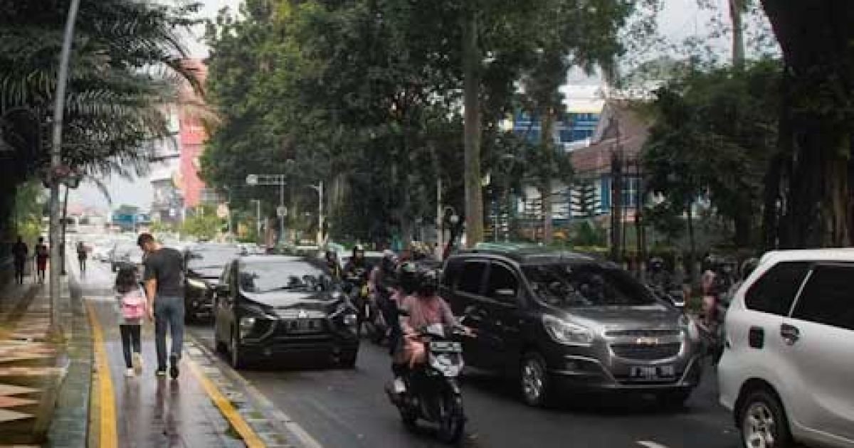 Prediksi cuaca hari ini 23 Juli 2026 di Bogor, Cibinong, dan Depok. BMKG memprakirakan hujan ringan berpotensi turun pada sore hari.