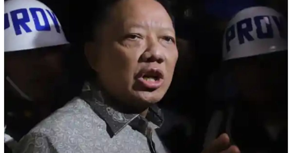 Mantan Jampidsus Febrie Adriansyah, saat menuju Rutan Komisi Pemberantasan Korupsi (KPK) Jakarta, Jumat (24/7/2026) malam.