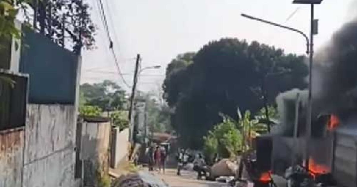 Kebakaran Hanguskan Lapak Barang Bekas di Ciheuleut Bogor, Asap Tebal Bikin Geger