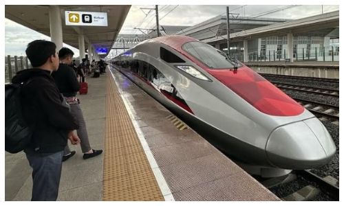 Promo Kereta Cepat Whoosh Spesial HUT RI ke-81, Harga Tiket Mulai Rp8.800