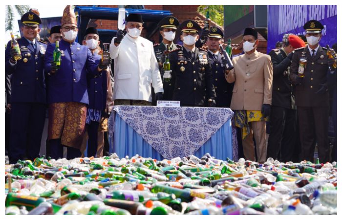 Pemkab Bogor Bersama Polres Musnahkan Ribuan Botol Miras dan Narkoba