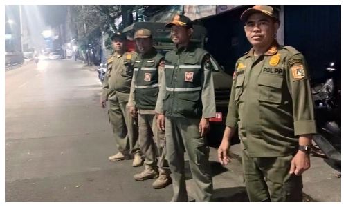 Satpol PP Jaga Ketat Jalan Raya Bogor, Antisipasi PKL Kembali ke Trotoar