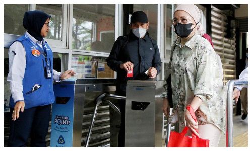Antisipasi Abu Vulkanik Gunung Anak Krakatau, Transjakarta Hentikan Lift dan Eskalator